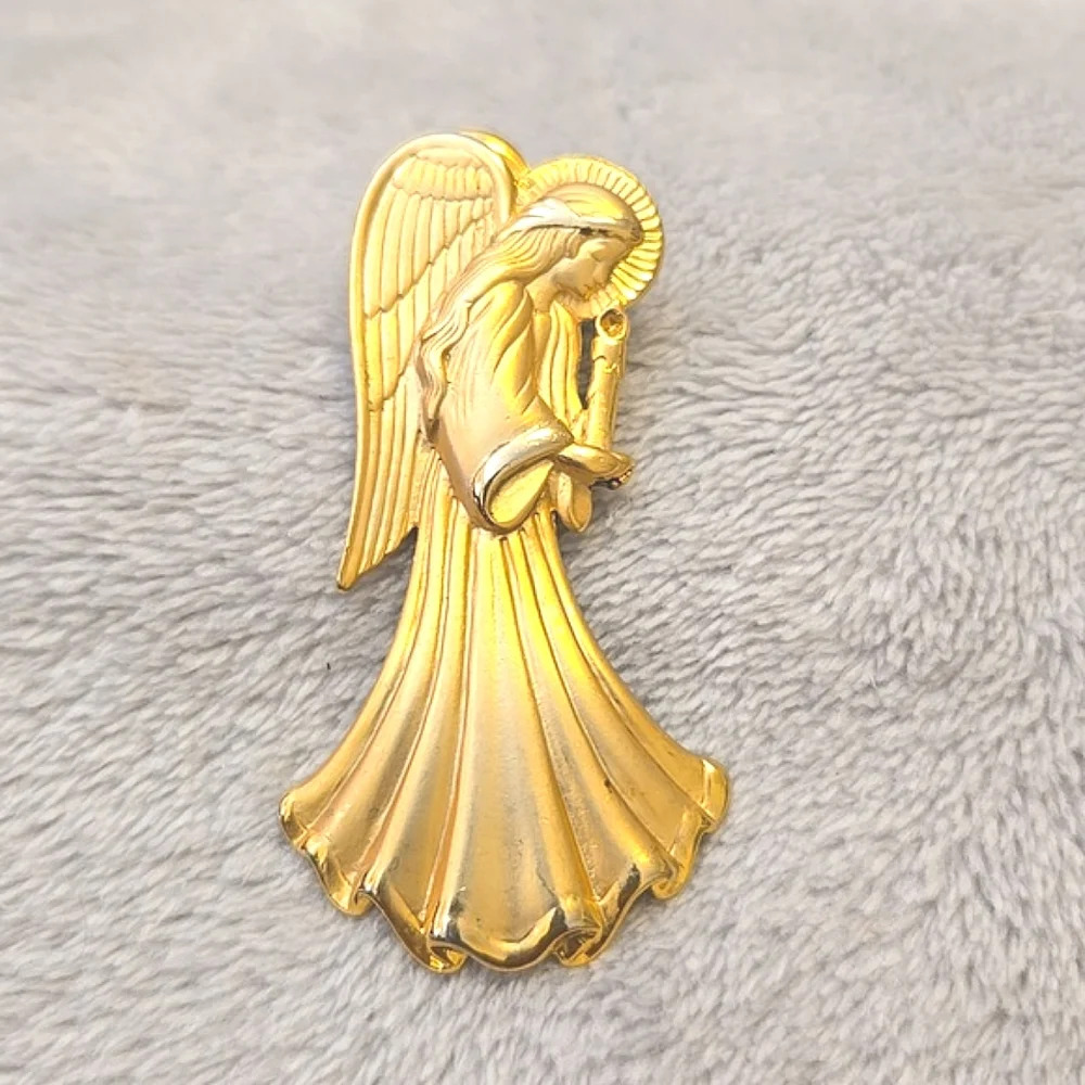 #510 VINTAGE gold tone Angel